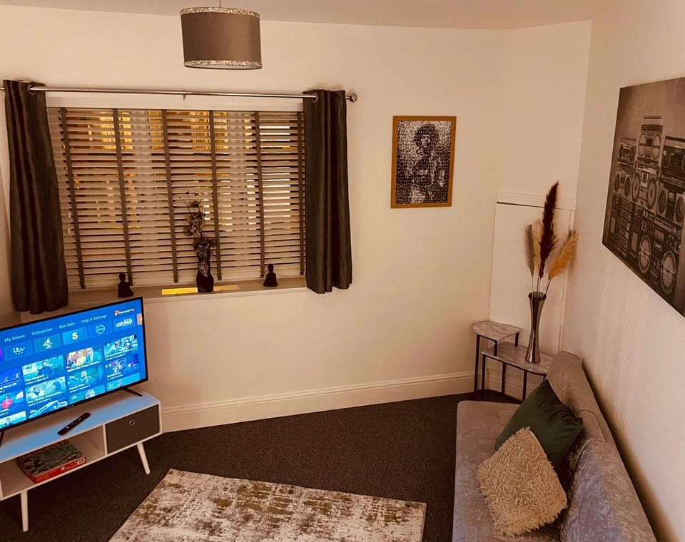 Luxury Suite 3 bed apartment sleeps 6-8 Apartment in Blackpool