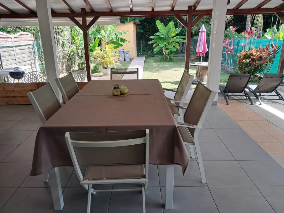 Patio, BBQ facilities, Dining area, Garden view, sunbed
