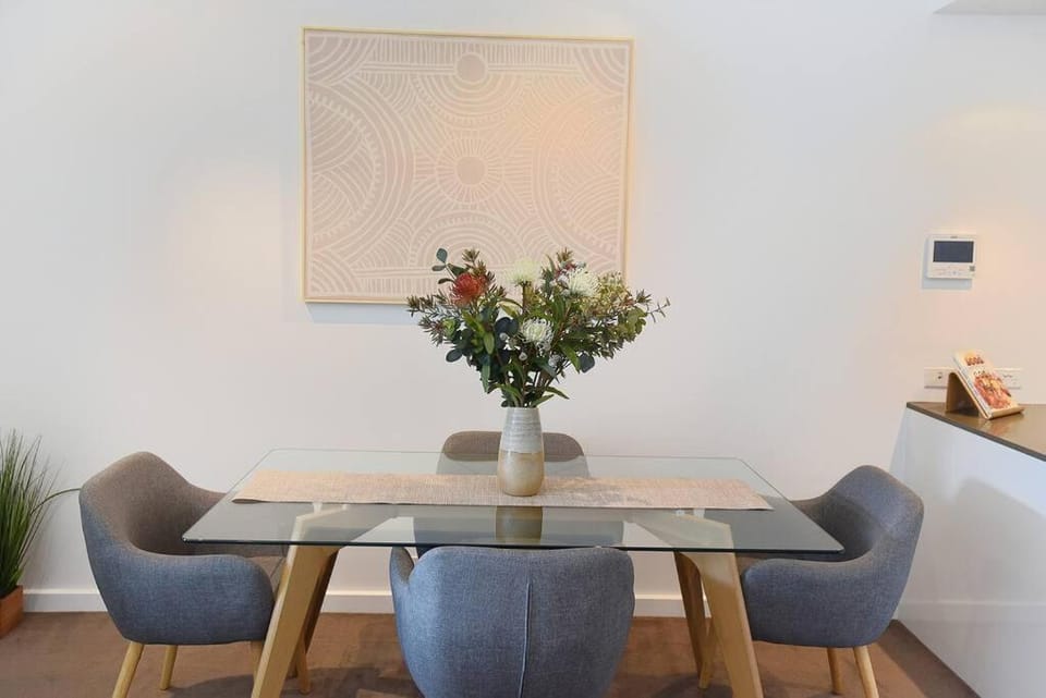 Luxury Overlooking Hindmarsh Sq with Pool & Gym Apartment in Adelaide