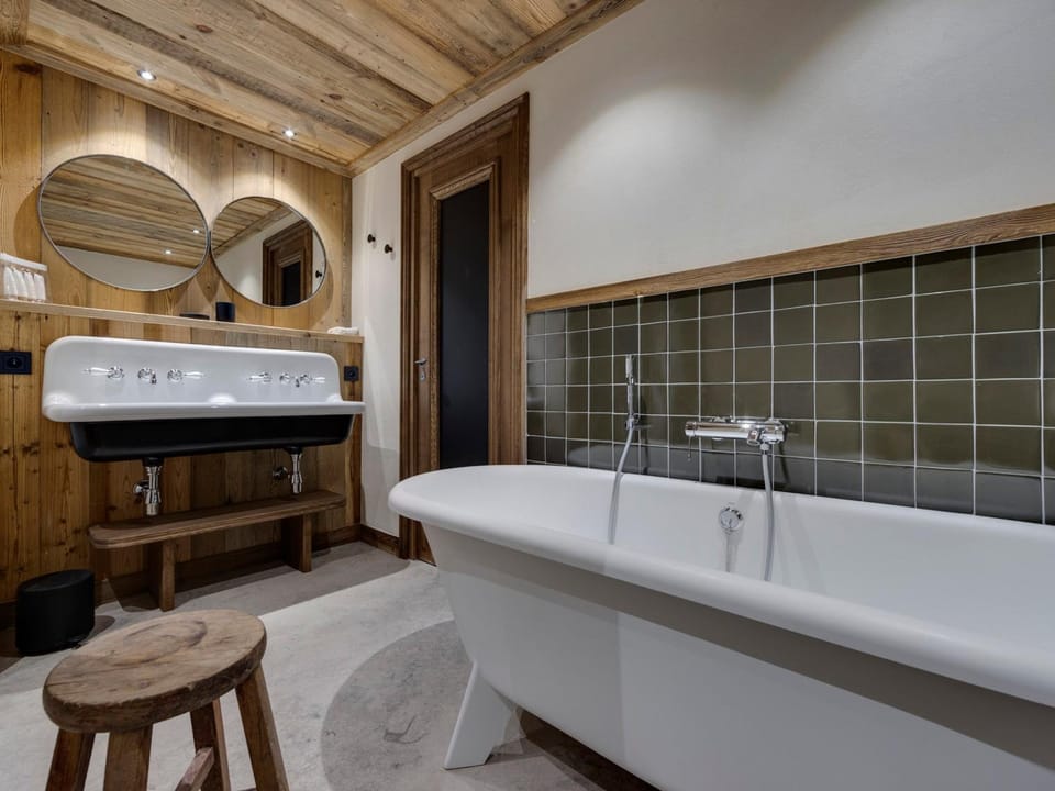 Appartement chalet avec jacuzzi et parking au centre de La Rosière - FR-1-690-14 Apartment in Montvalezan