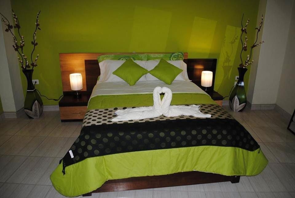 Hostal "Vista del Valle" Bed and Breakfast in Junin, Peru