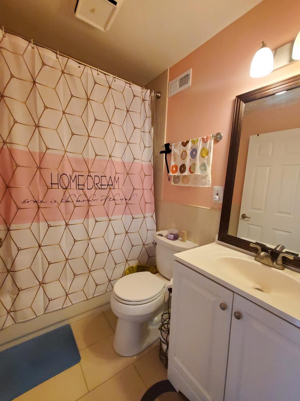 5 star Room2/Close to everything/5 min walk metro/Rockville Town Center Vacation rental in Rockville