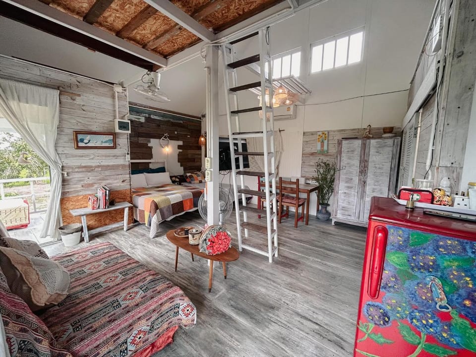 The 99 Cottage (บ้านทุ่งบางปลาม้า) Chalet in Laos