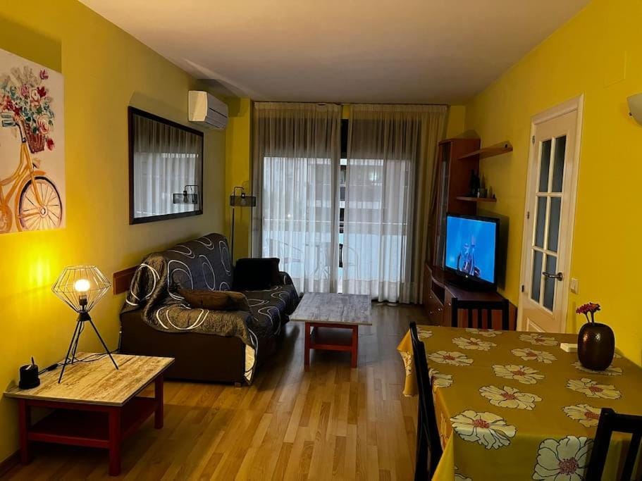 Hermoso apartamento con piscina a 300m de la playa Apartment in Lloret de Mar