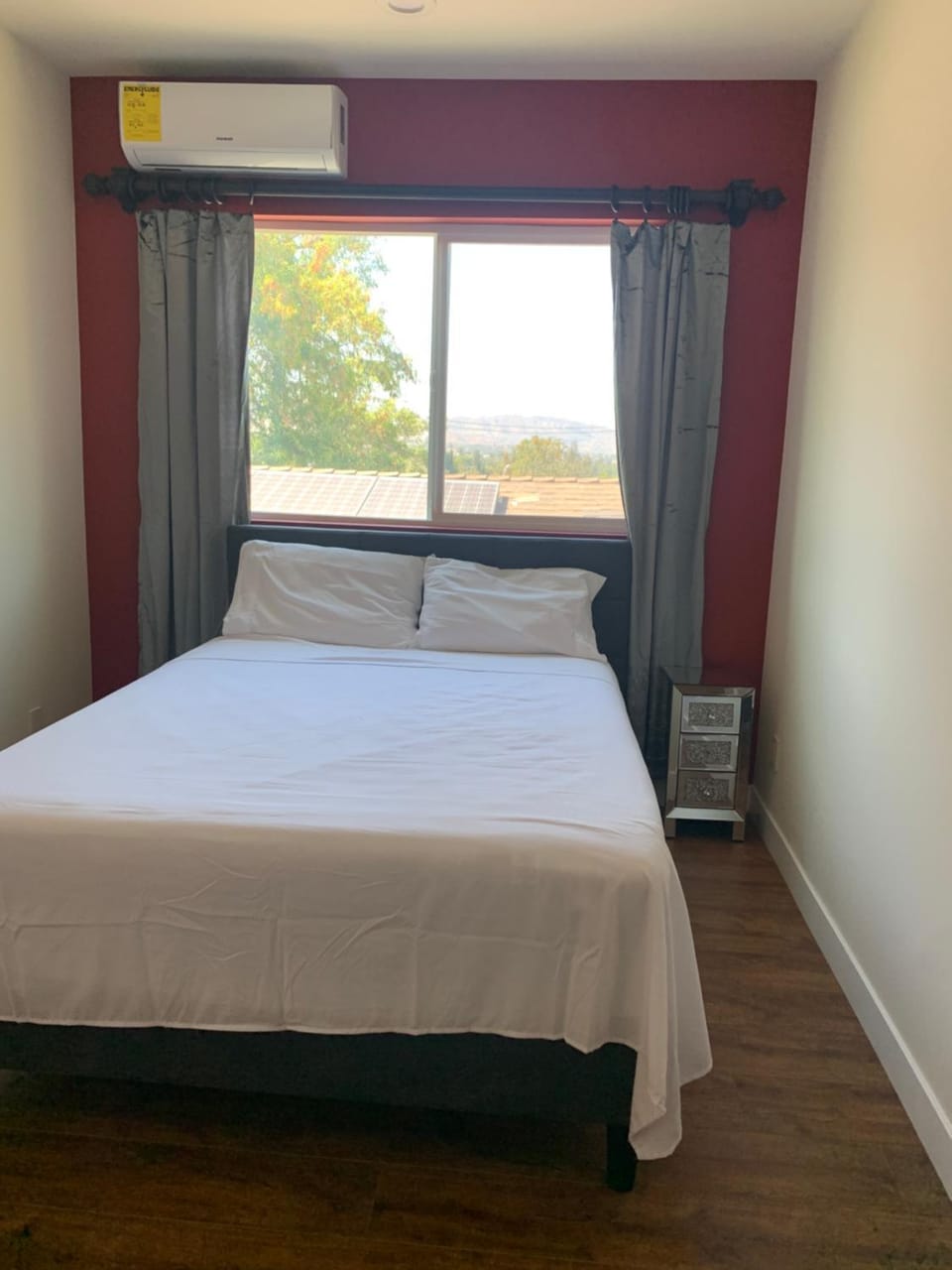 Wounderfull view 2 story home 3rooms1bedroom,living room dining-WIFI Bed and Breakfast in Woodland Hills