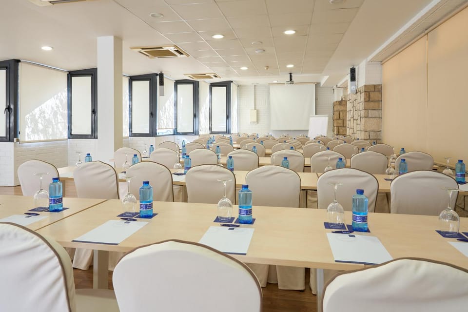 Meeting/conference room