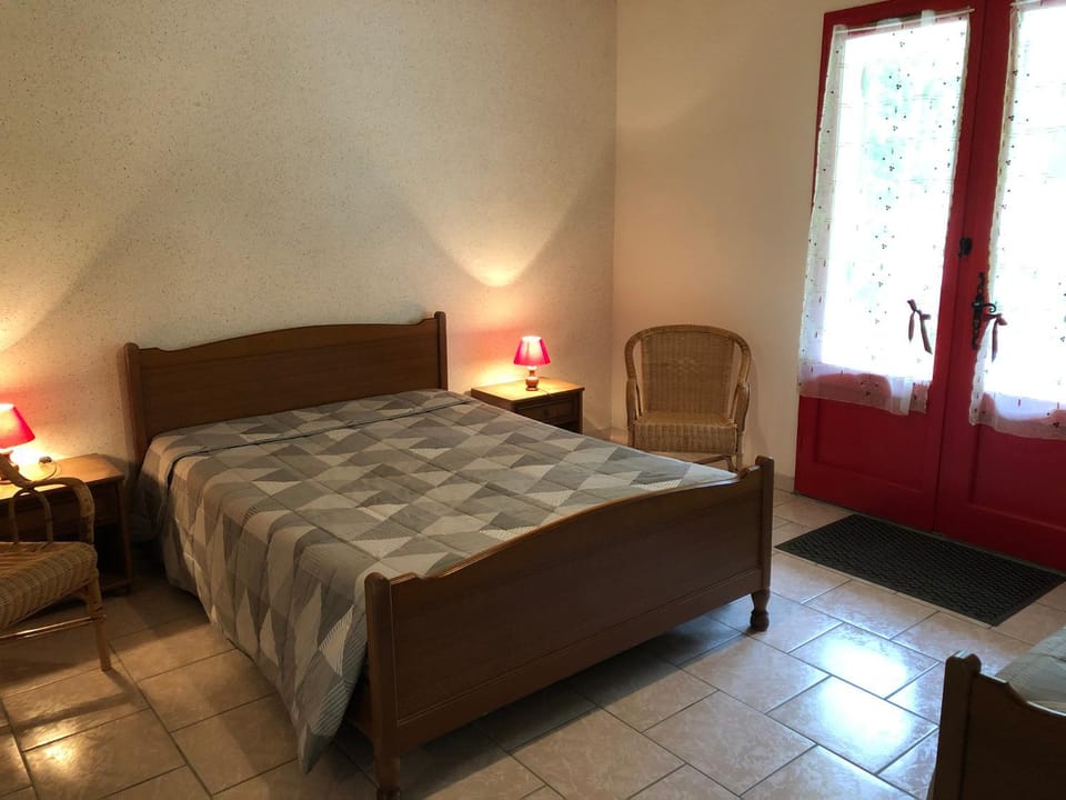 La Ferme du Port d'Enveaux Bed and Breakfast in Occitanie