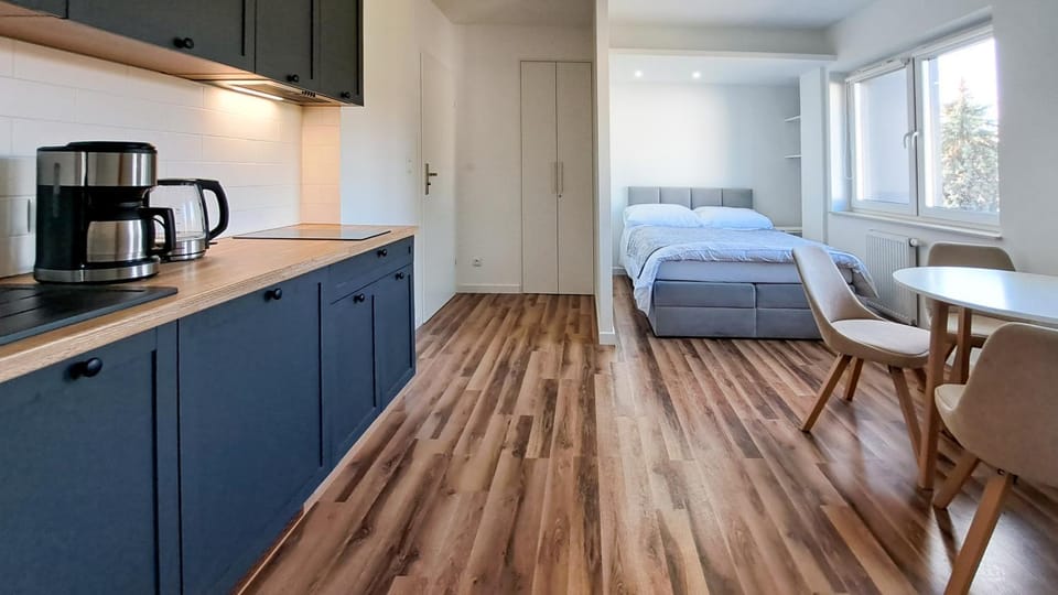 Bed, Coffee/tea facilities, Seating area, Bedroom