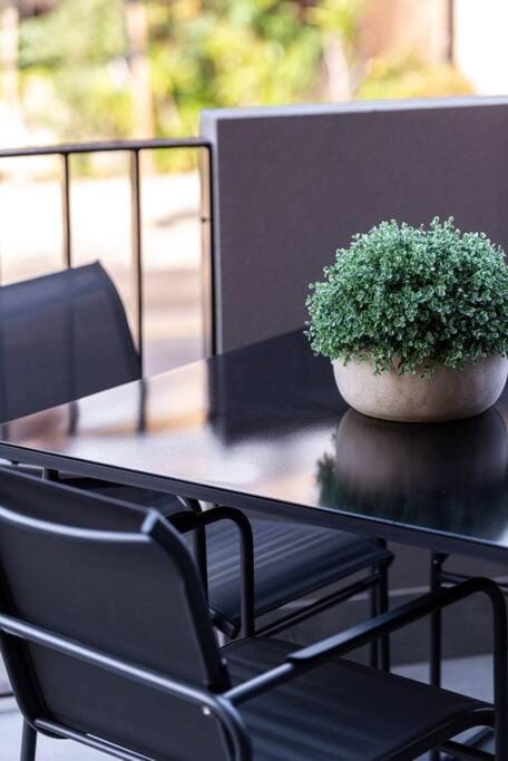 Jewel on Jubilee - New 1 Bed Apt with Parking Apartment in Port Adelaide