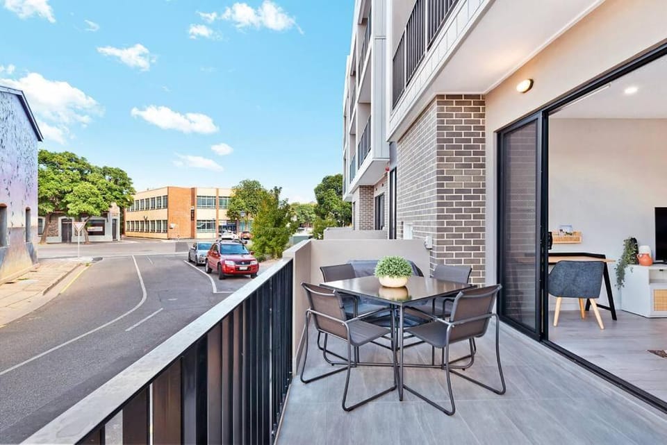 Jewel on Jubilee - New 1 Bed Apt with Parking Apartment in Port Adelaide