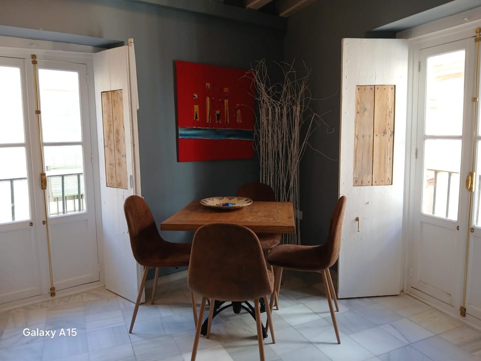 Seating area, Dining area