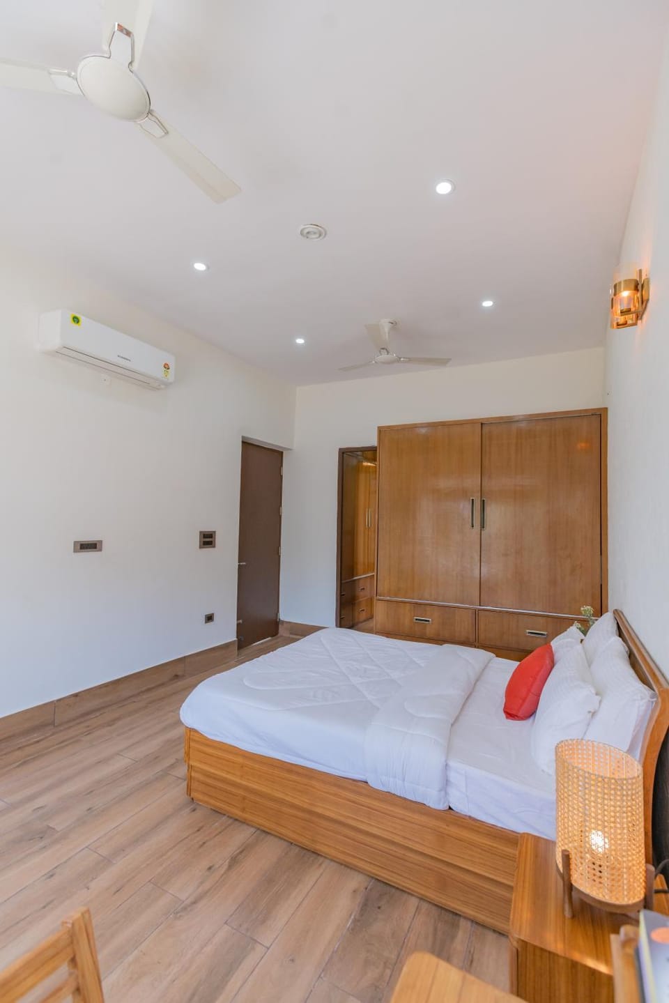 Bed, Bedroom, wardrobe, air conditioner, air conditioner