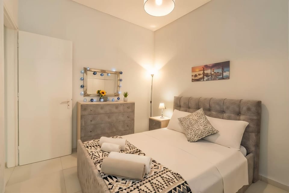 Comfy Apt next to metro House in Athens