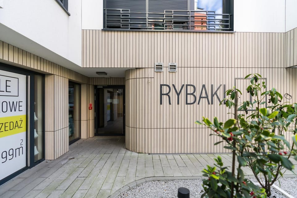 Property building, Facade/entrance, Off site