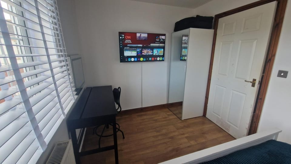 TV and multimedia, Evening entertainment, wardrobe
