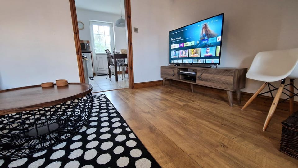 TV and multimedia, Living room, locker