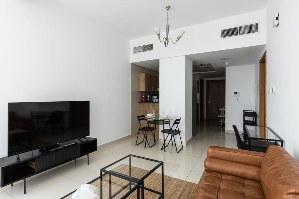 TV and multimedia, Seating area, Dining area