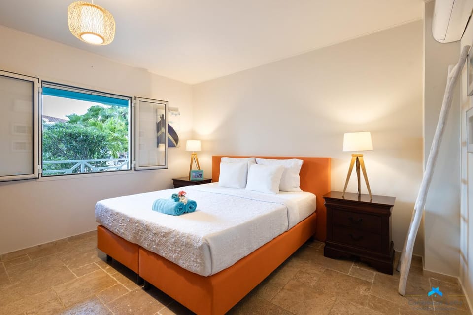 Bed, Bedroom, air conditioner