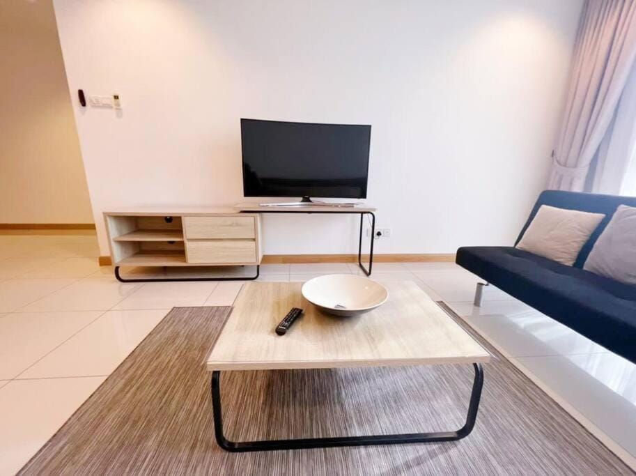 [PROMO]Connected train 2 Bedrooms - Above Mall(25) Apartment in Petaling Jaya