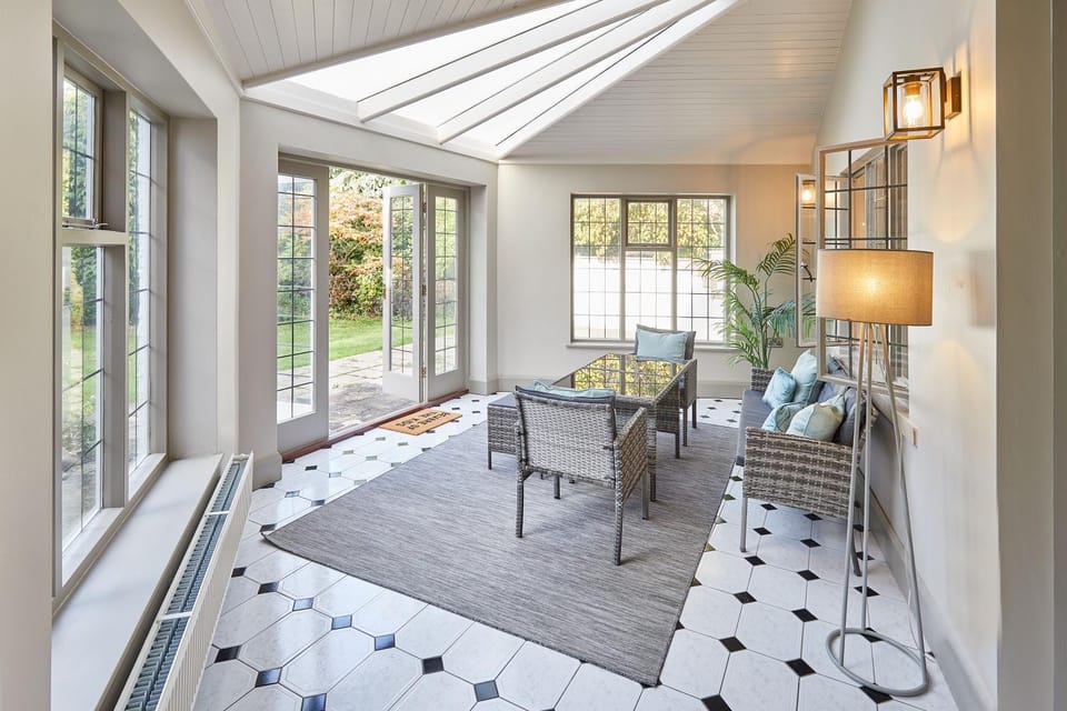 Seating area, Dining area