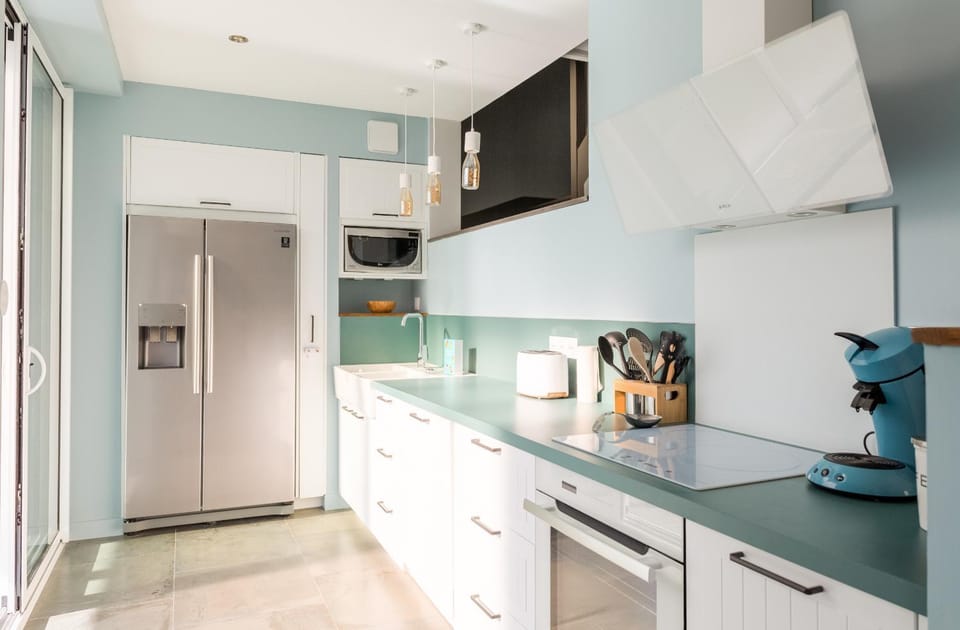 Kitchen or kitchenette