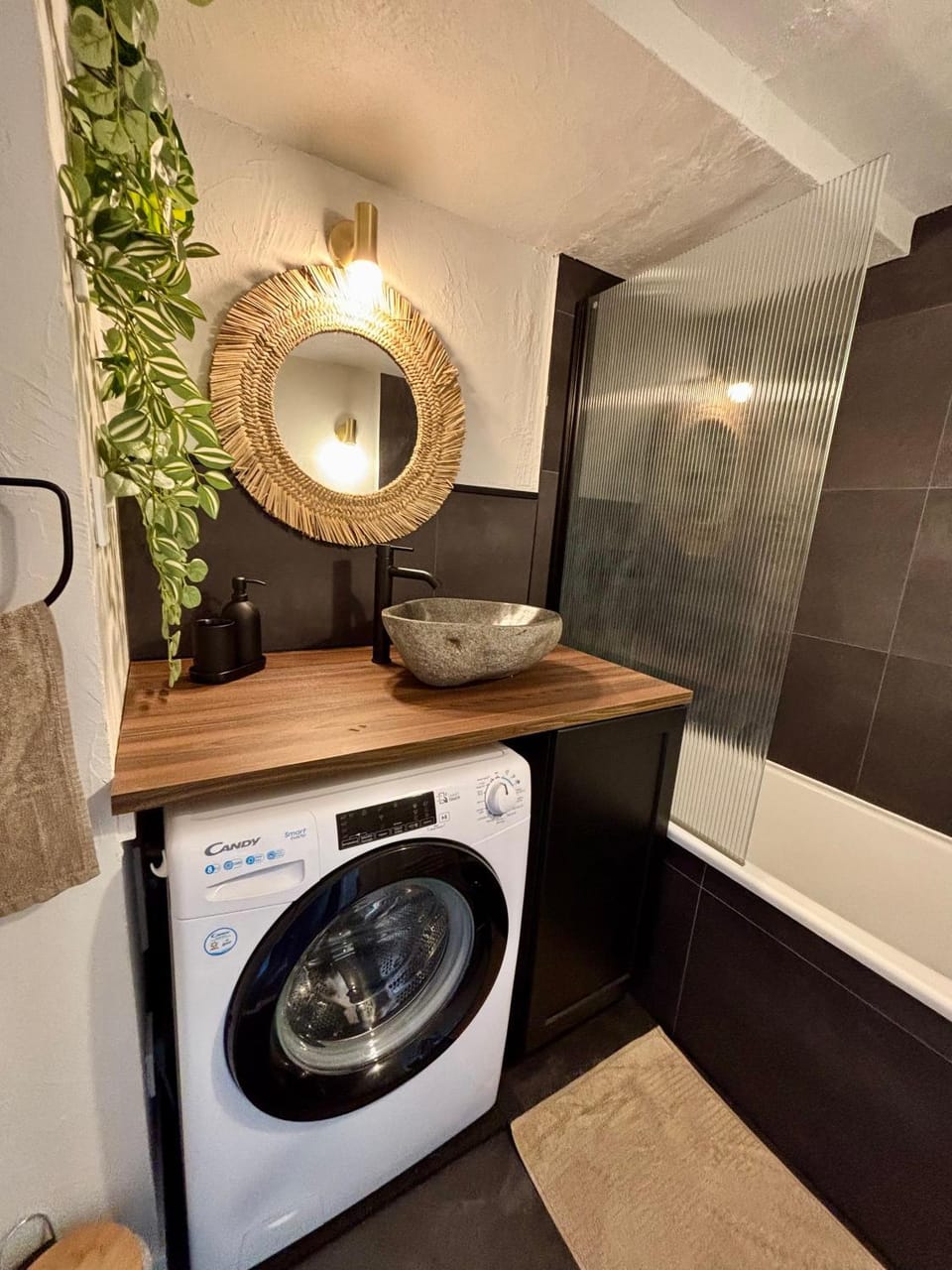 Bathroom, washing machine