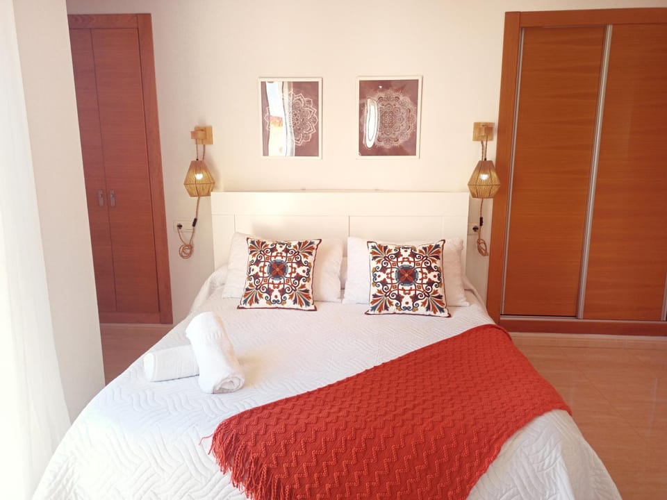 Bed, Photo of the whole room, Bedroom, wardrobe