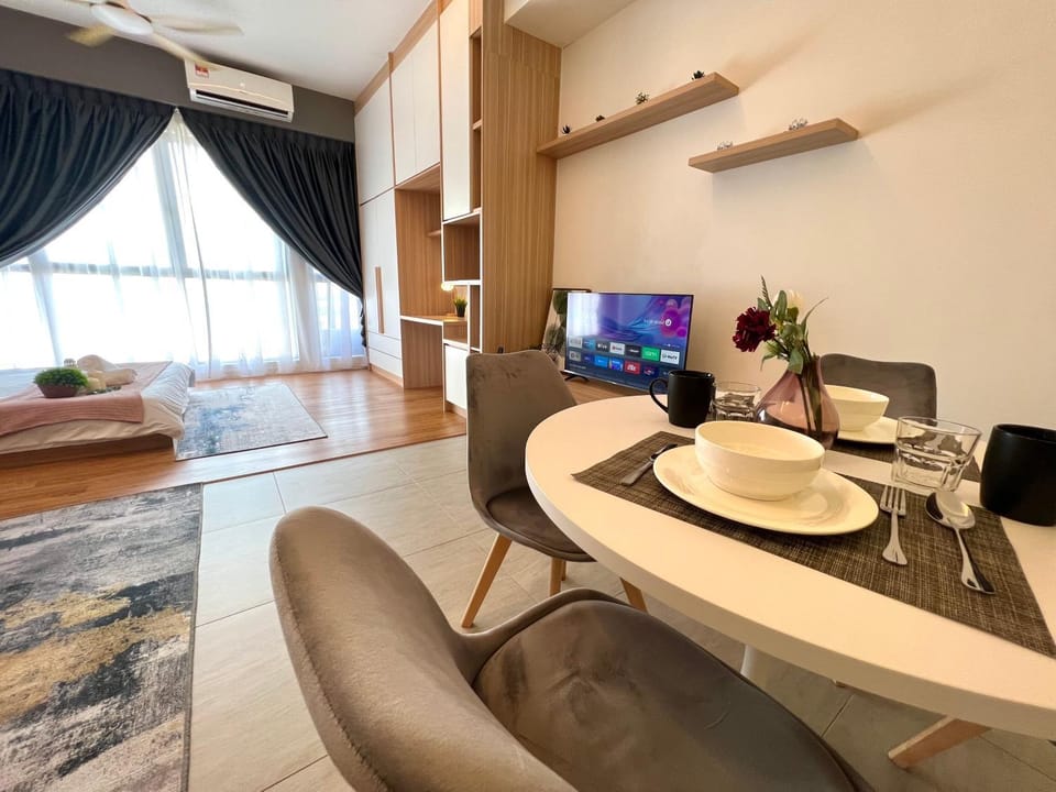 TV and multimedia, Dining area, Evening entertainment