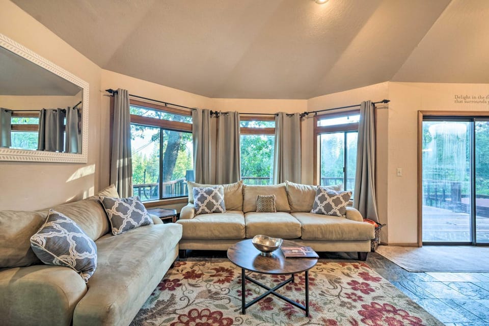 Deck and Grill Mtn Haven in Stanislaus Natl Forest House in Arnold