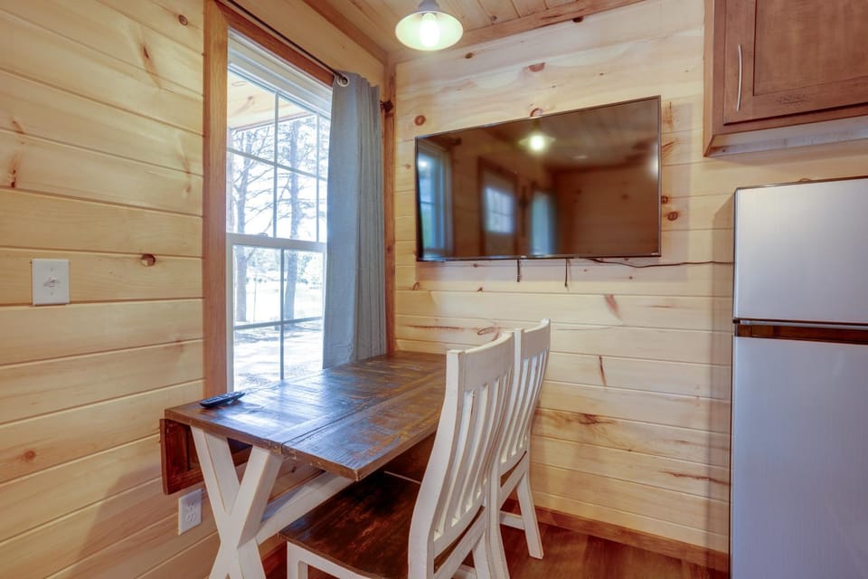 Lakeside Cabin w/ Kayaks: Near Cloudland Canyon! Cabin in Georgia