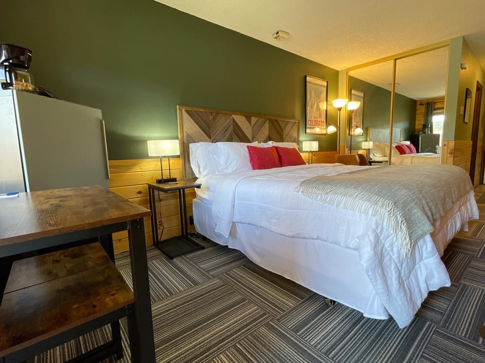Relax, Adventure, Views, Amenities+Memories (Full) Apartment in Granby