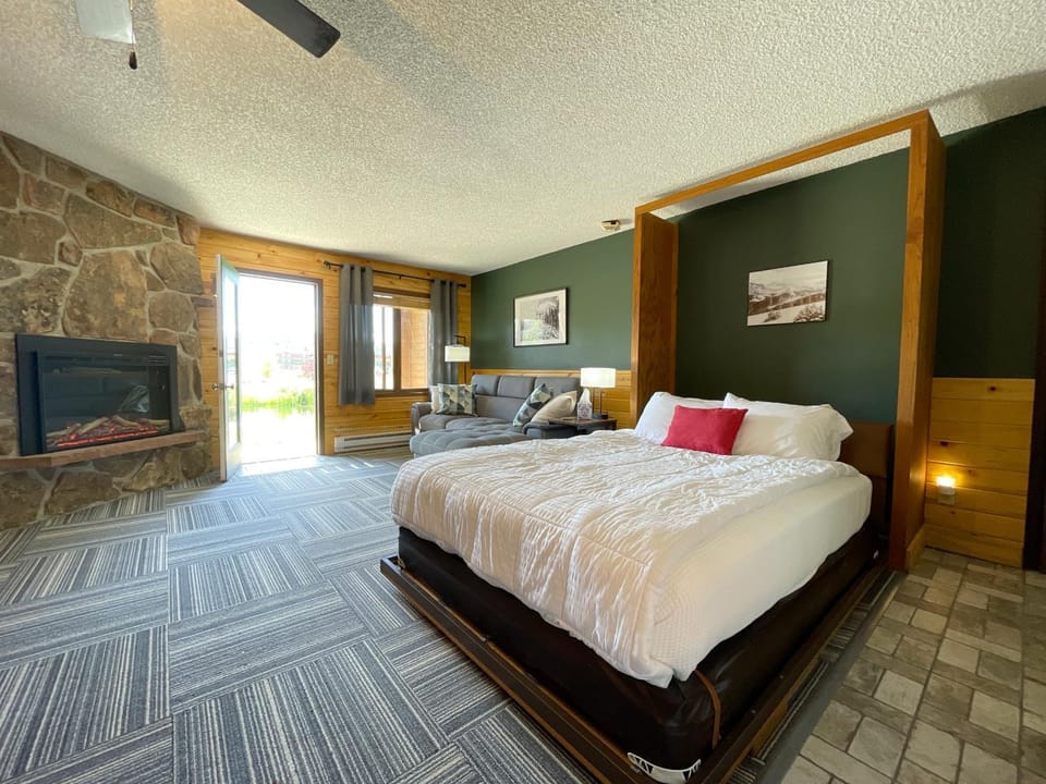 Relax, Adventure, Views, Amenities+Memories (Full) Apartment in Granby