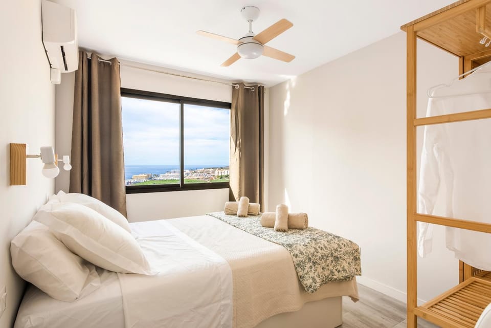 Bed, Natural landscape, Photo of the whole room, Bedroom, fireplace, towels