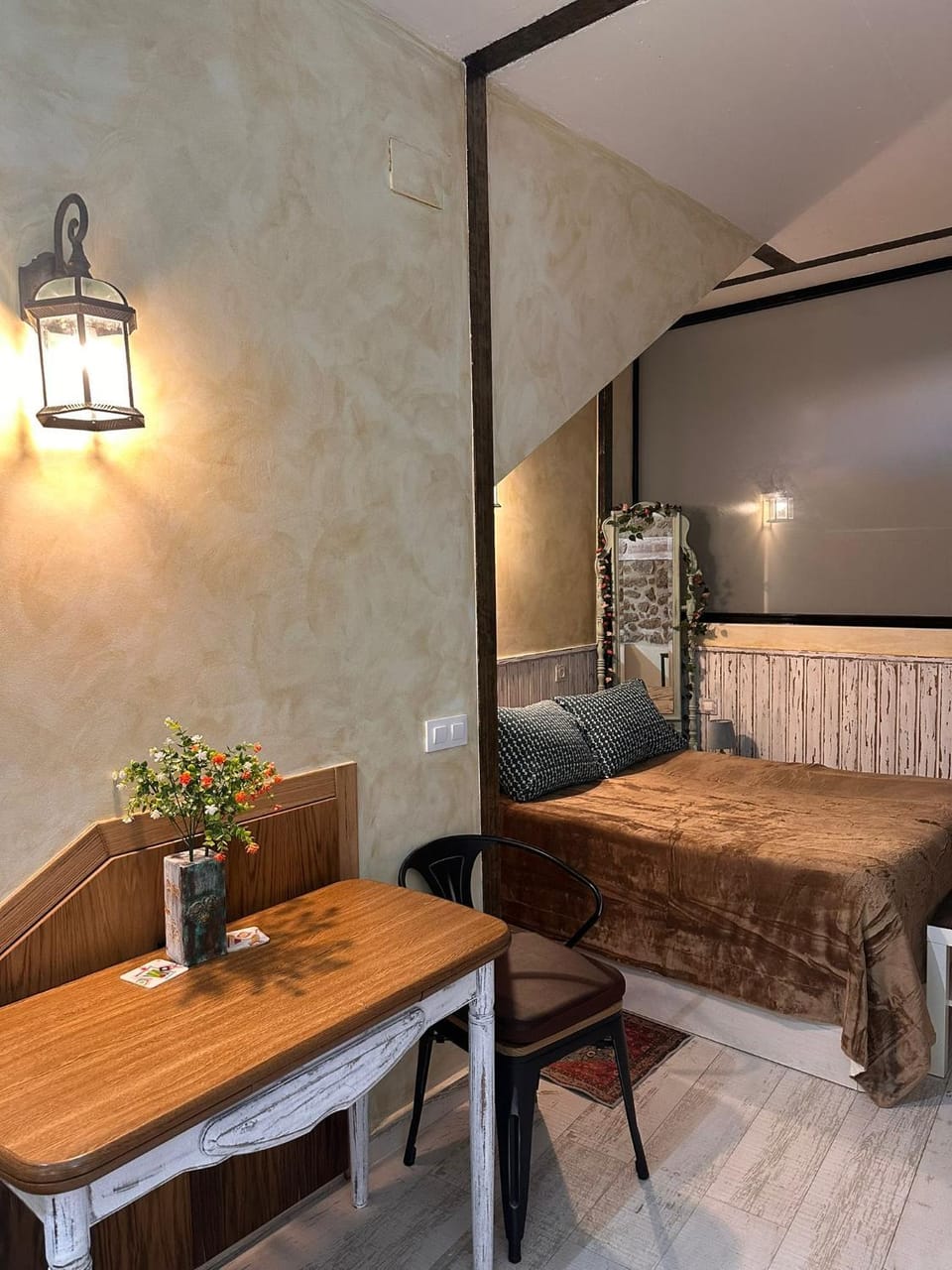 Bed, Living room