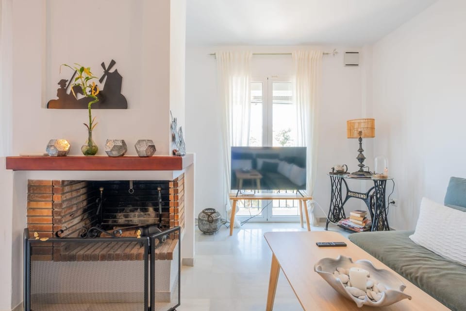 Aljamar 24 Comfortable house near Burriana Beach House in Nerja