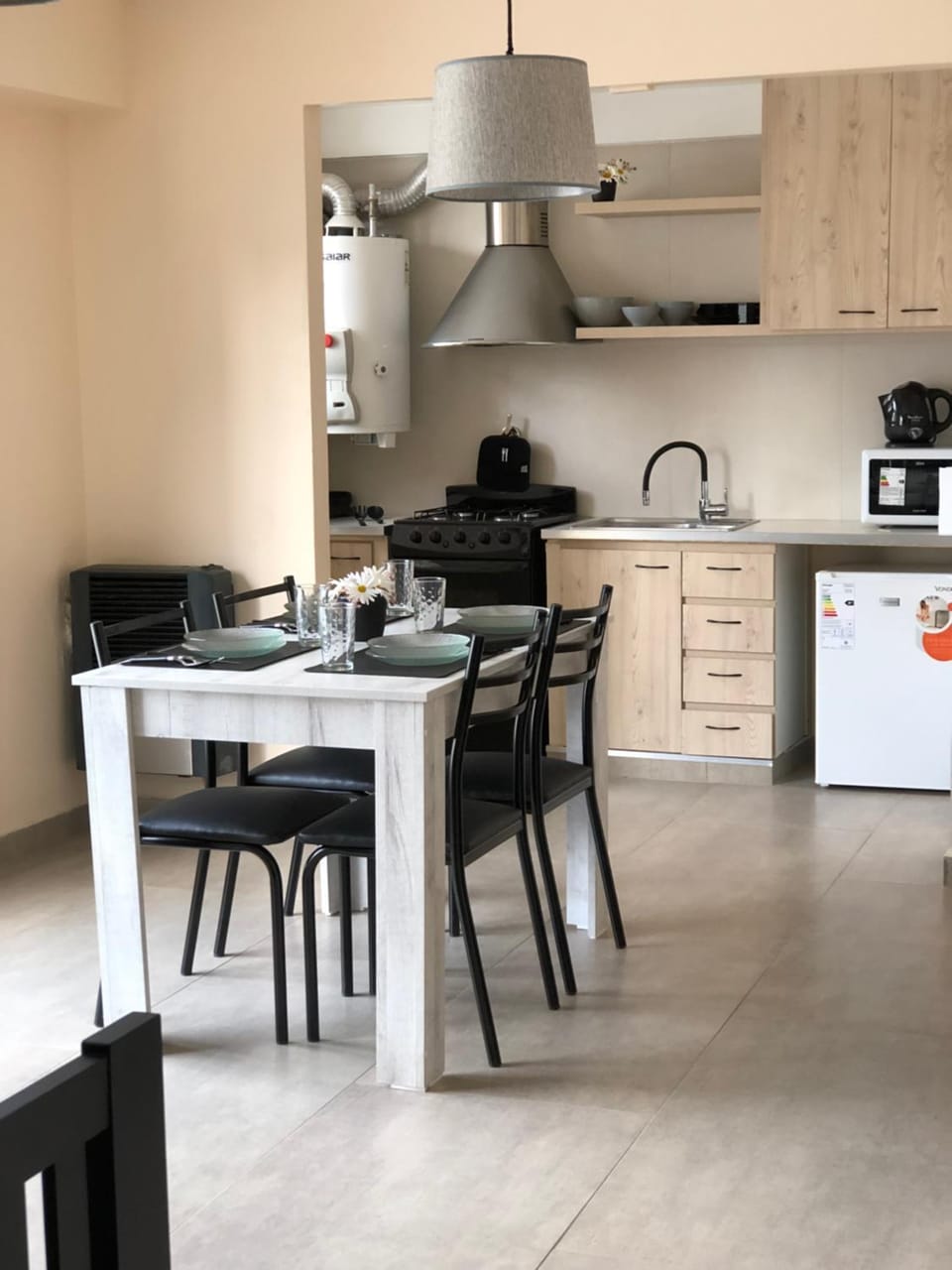 Coffee/tea facilities, Dining area, minibar, oven, pet friendly, stove