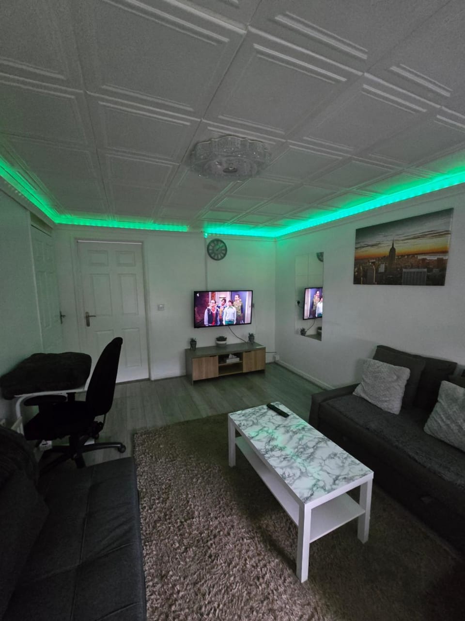 2 Bedroom Cozy Chambers with free parking Apartment in Leeds