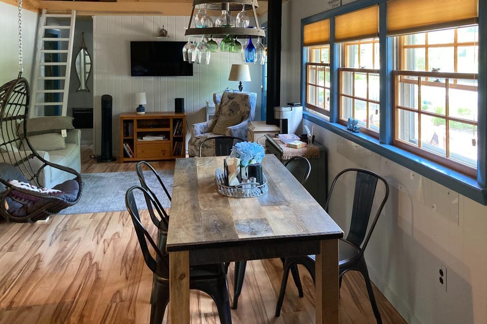 Captivating Patrician Shores Cottage House in Center Harbor