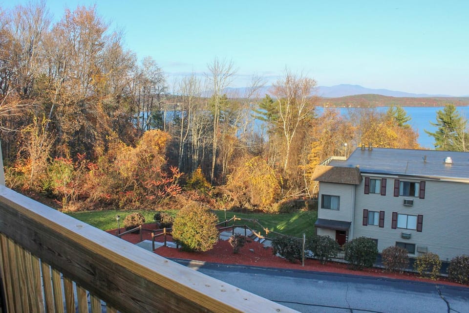 Tree Top Getaway Apartment in Laconia
