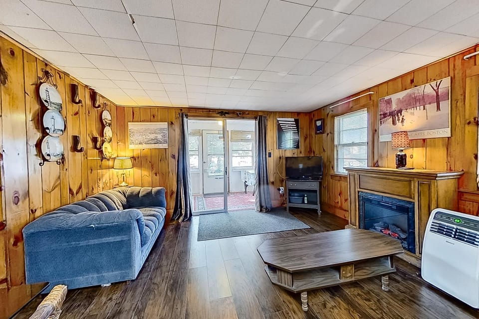 Balmoral Getaway House in Moultonborough