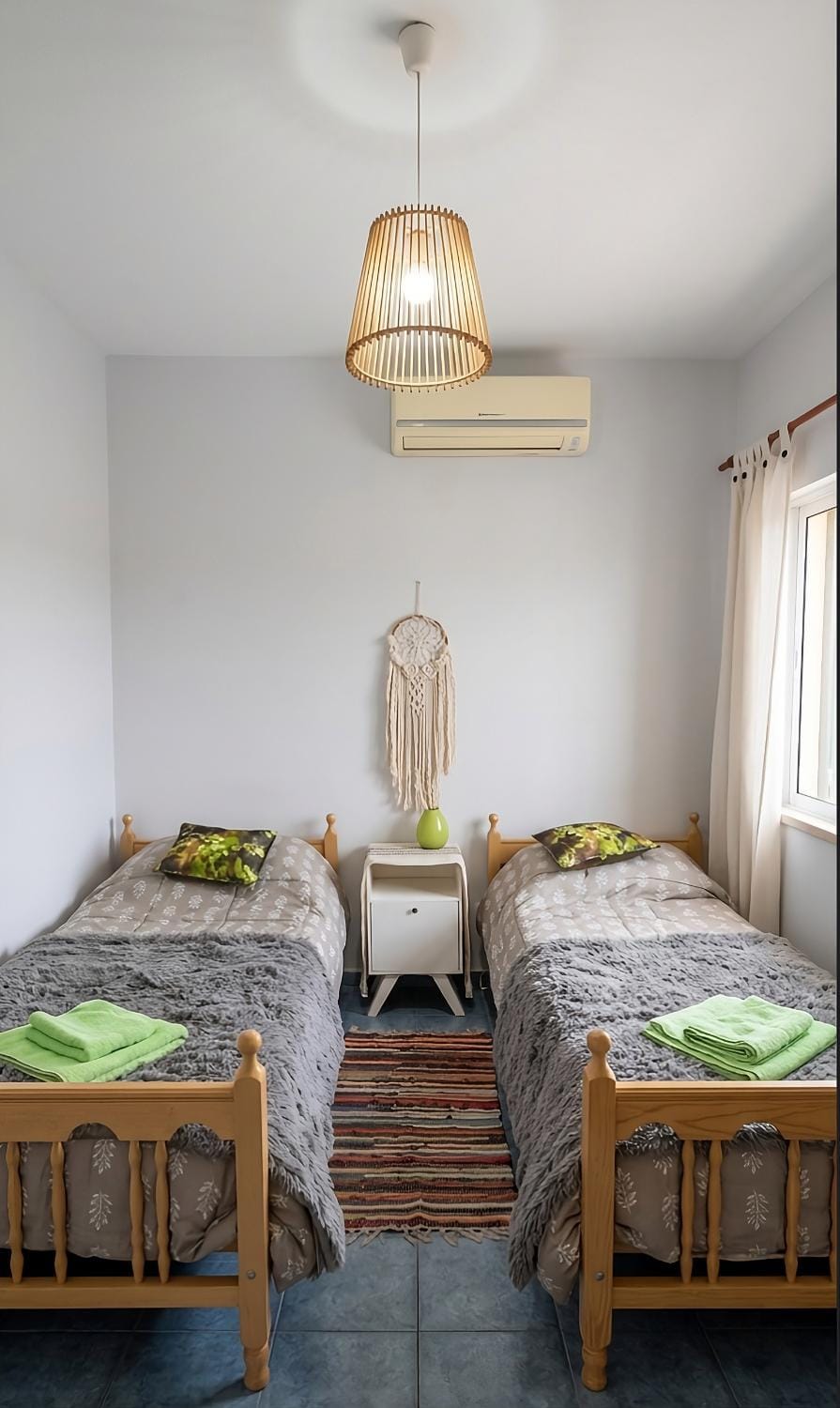 Bedroom, towels, air conditioner