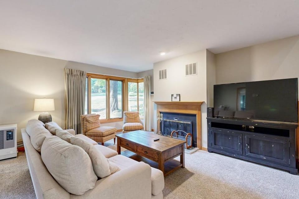 Samoset Vacation Apartment in Gilford