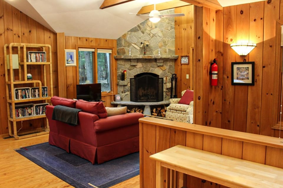 Waterfront Delight near Fish Cove House in Gilford