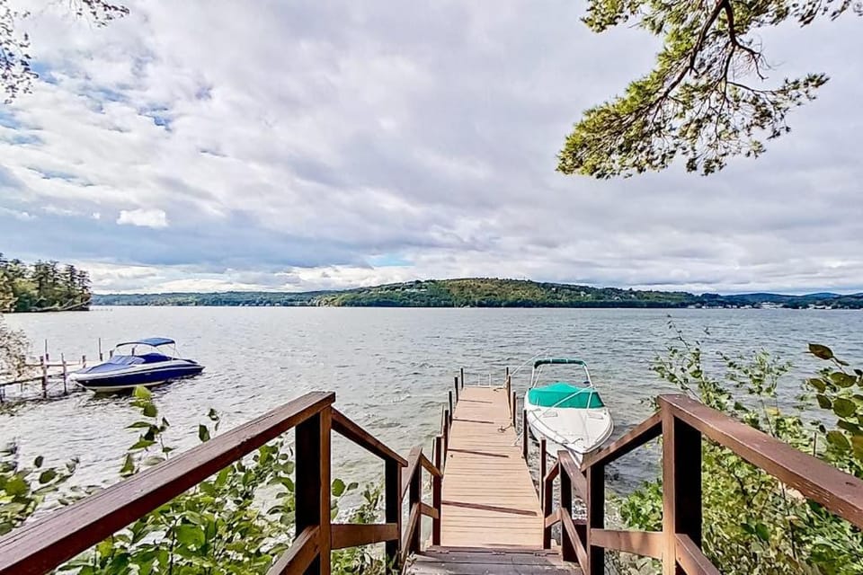 American Dream on Lake Winnipesaukee House in Meredith