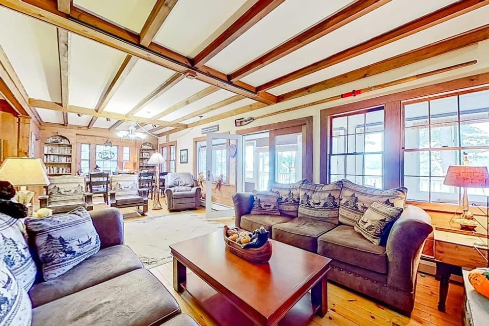 American Dream on Lake Winnipesaukee House in Meredith