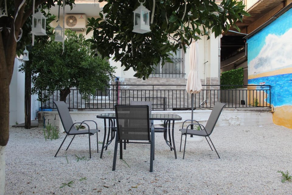 Patio, Dining area