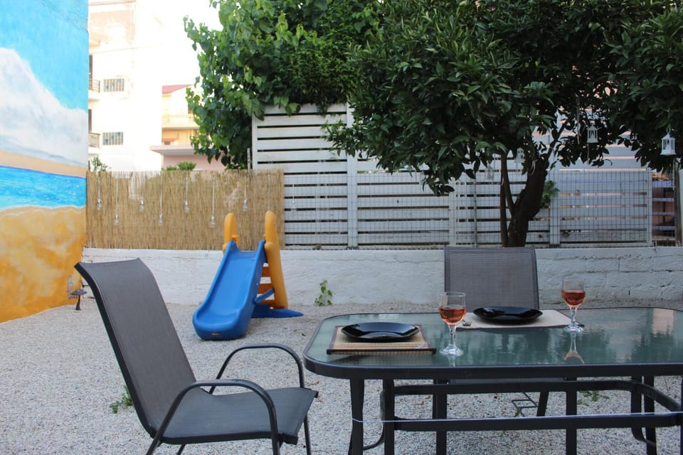 Patio, Dining area