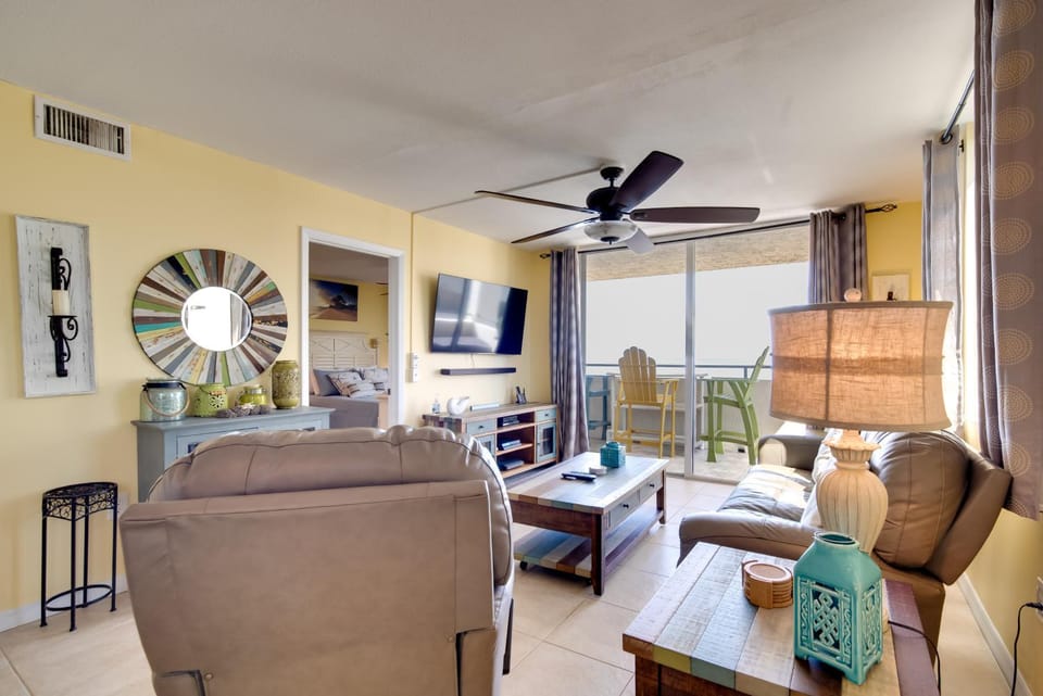 Pool Access: Waterfront Hudson Condo! House in Hudson