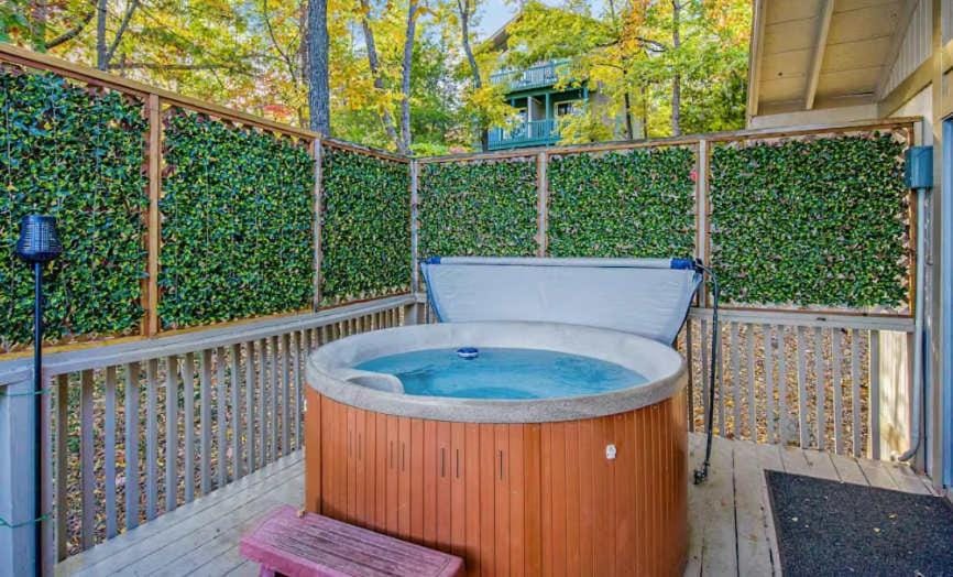 The Safari Lodge House in Lake of the Ozarks