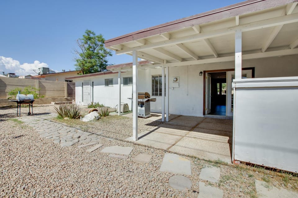 Las Vegas Retreat w/ Yard < 5 Mi to Strip! House in Las Vegas